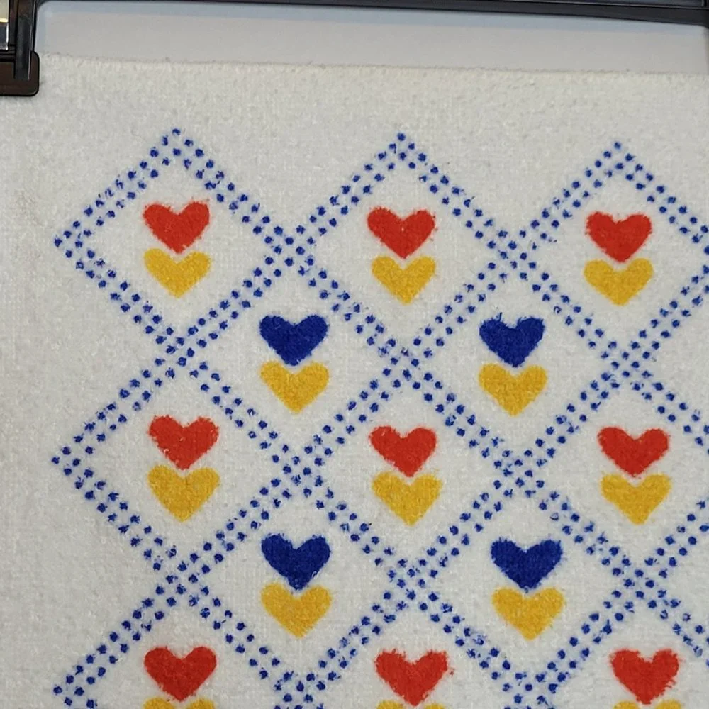 Vintage Rainbow Hearts Wash Cloth Primary Colors 12 x 11.5 Inches 80s Retro